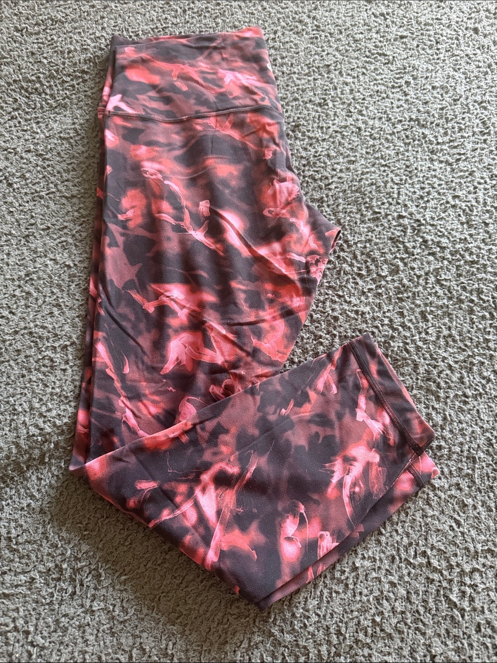 Lululemon Abstract Print Capri Leggings